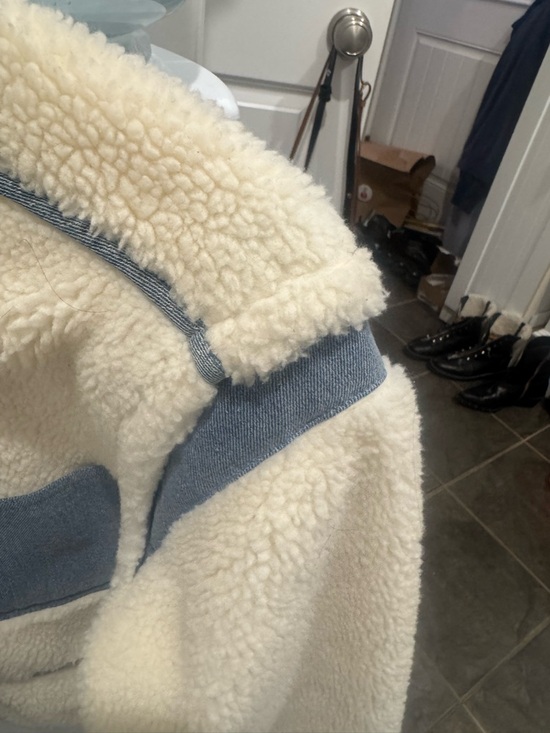Veronica Beard Cream Faux Shearling Jacket with Light Blue Denim Trim - Picture 2 of 8